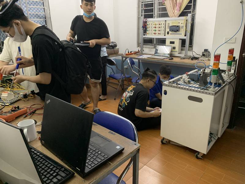 thực hành PLC tại trung tâm ATVN