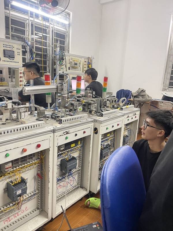 đào tạo PLC tại Hà Nội