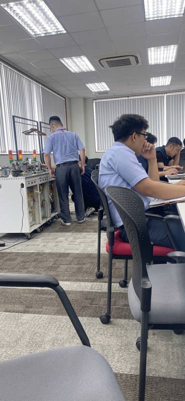 học viên Hải Phòng thực hành PLC tại ATVN
