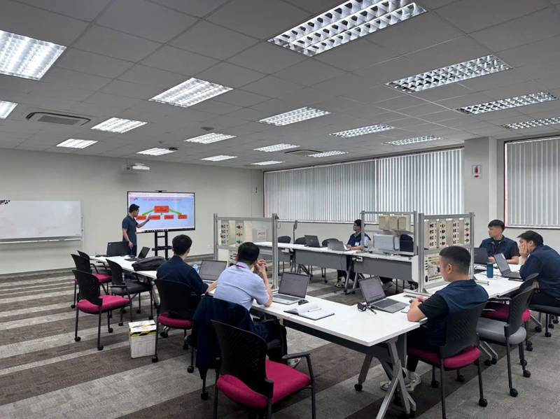 phòng thực hành PLC cho học viên Vĩnh Phúc